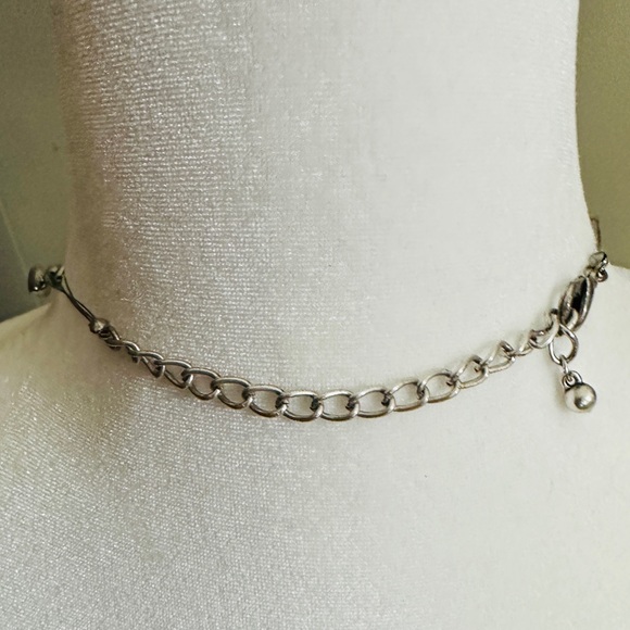 Five Delicate Flowers Silver-tone 2 Strand Necklace 16” - Picture 4 of 5